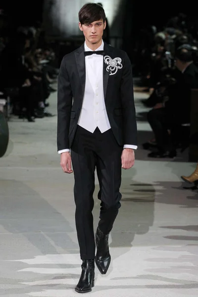 Look 37